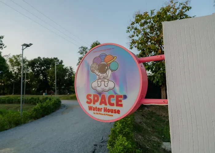 Space Water House พูลวิลล่าครอบครัว วันหยุดที่บ้าน Ban Pong (Ratchaburi)