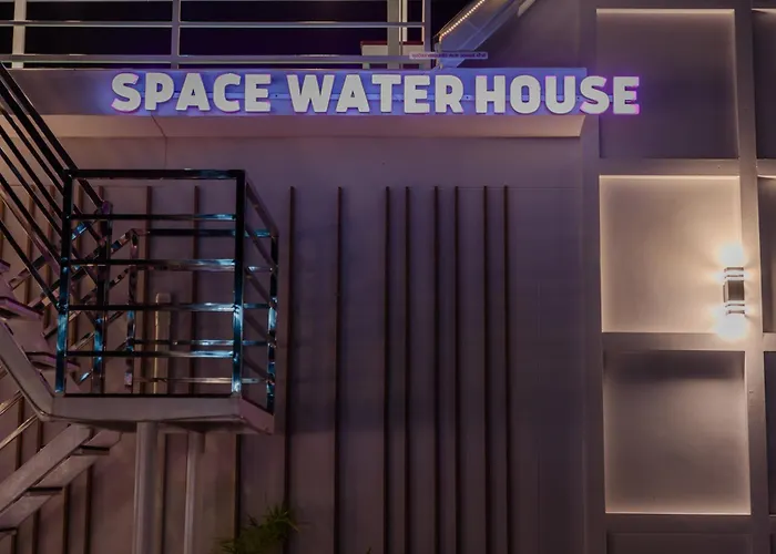 Space Water House พูลวิลล่าครอบครัว Ban Pong (Ratchaburi)