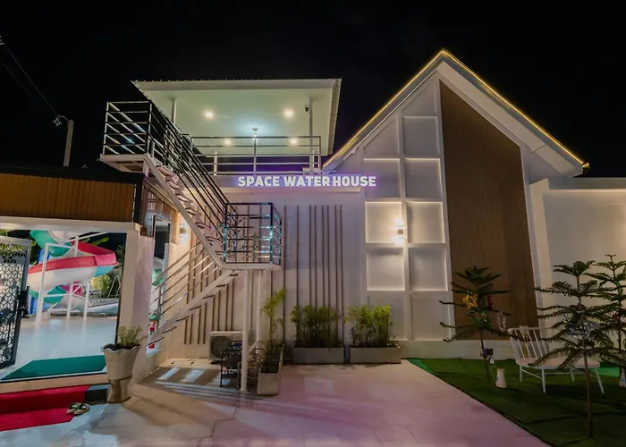 Space Water House พูลวิลล่าครอบครัว
